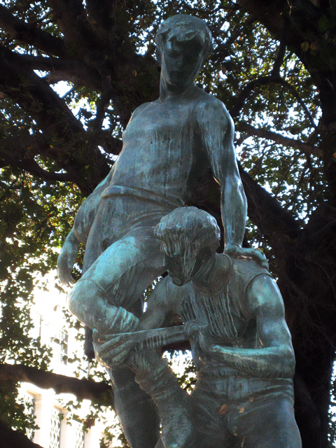 06-Superiority_Statue